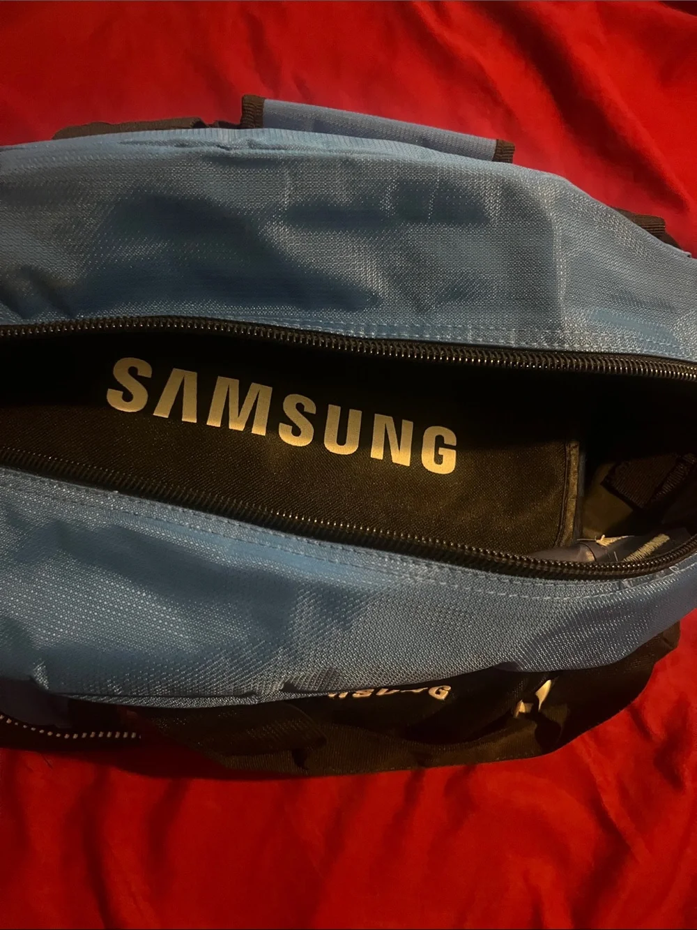 OGIO Samsung Blue and Black Sport Duffel with Removable blanket - Picture 10 of 13